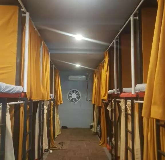 Rubikz Hostel & Cafe