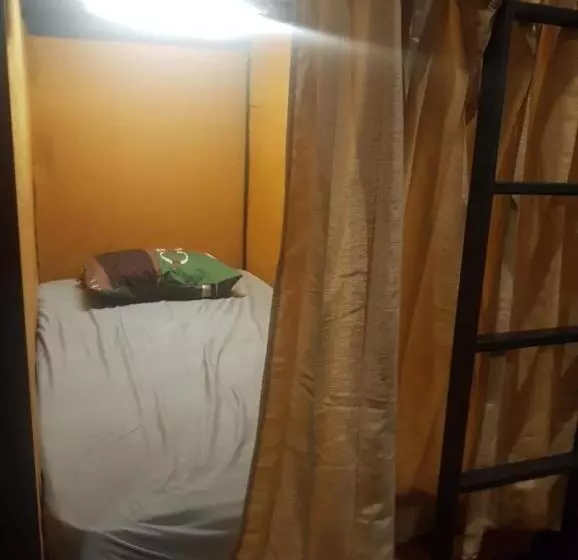 Rubikz Hostel & Cafe