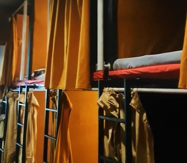 Rubikz Hostel & Cafe