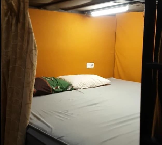 Rubikz Hostel & Cafe