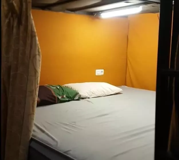 Rubikz Hostel & Cafe