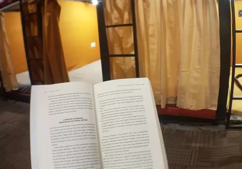 Rubikz Hostel & Cafe