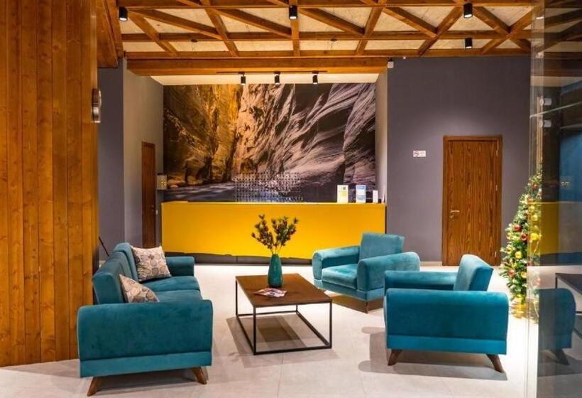 The Valley Residence & Spa Suite 223