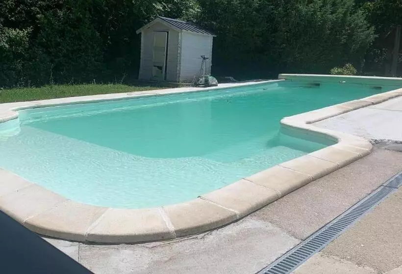 ベッドアンドブレックファースト Chambre D’hôtes Le Prieuré