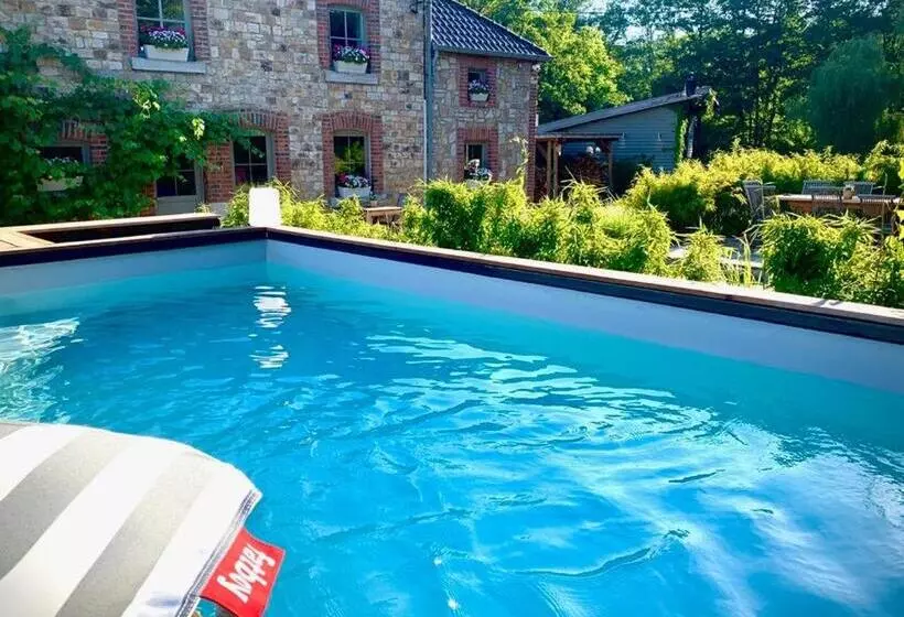 Aamiaismajoitus (B&B) Le Sanglier Amoureux