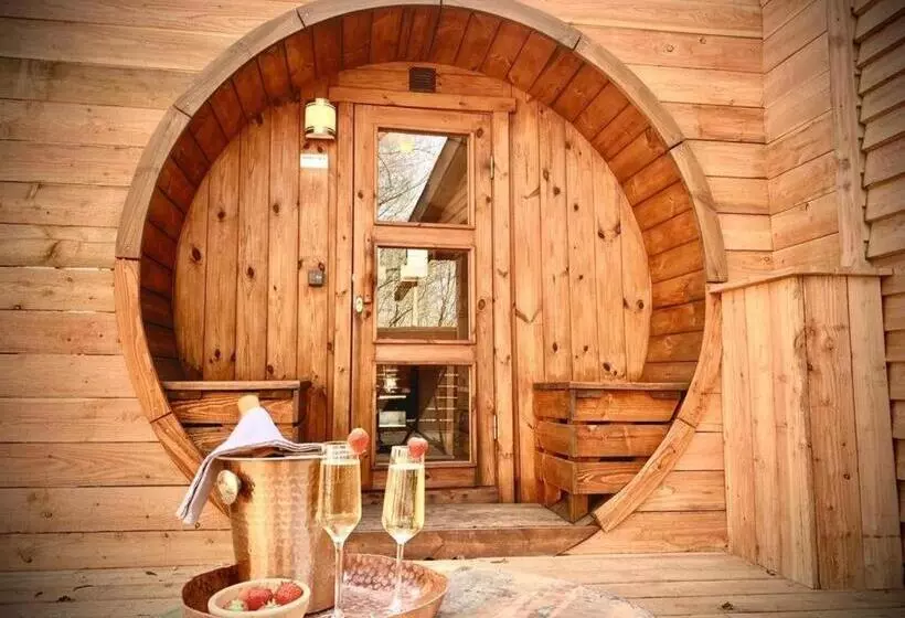 Aamiaismajoitus (B&B) Le Sanglier Amoureux