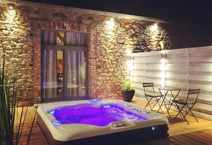 Aamiaismajoitus (B&B) Le Sanglier Amoureux