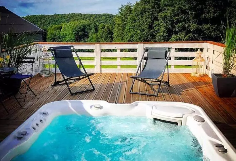 Aamiaismajoitus (B&B) Le Sanglier Amoureux