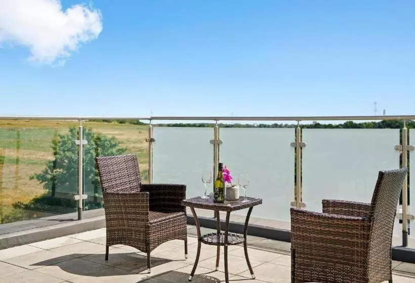 Heathrow Haven: Stylish Apartments In The Heart Of Slough