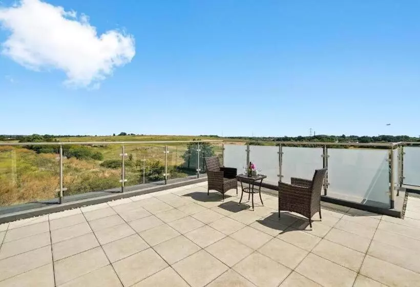 Heathrow Haven: Stylish Apartments In The Heart Of Slough