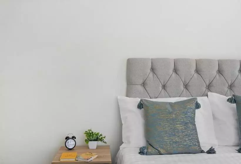 Heathrow Haven: Stylish Apartments In The Heart Of Slough