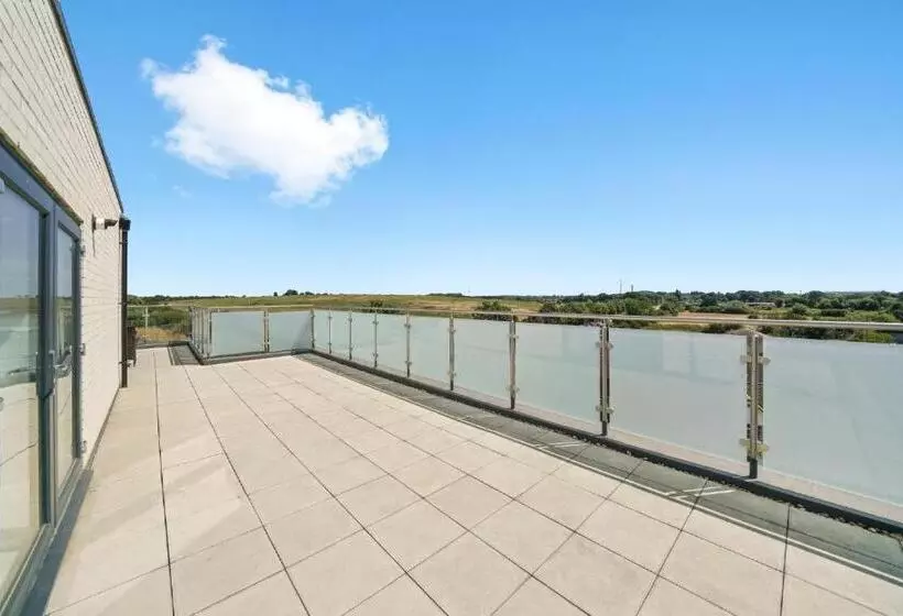 Heathrow Haven: Stylish Apartments In The Heart Of Slough