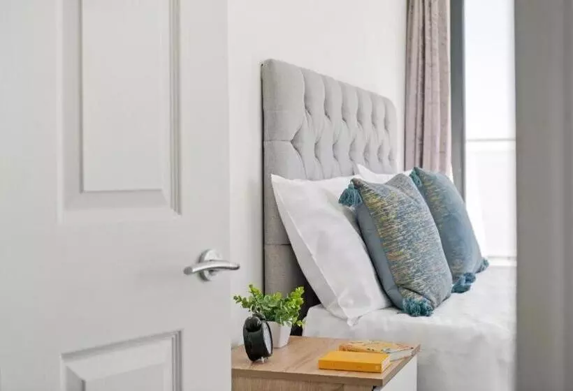 Heathrow Haven: Stylish Apartments In The Heart Of Slough