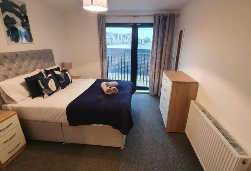 Heathrow Haven: Stylish Apartments In The Heart Of Slough