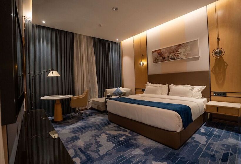 ホテル Best Western Plus Danat Almansak