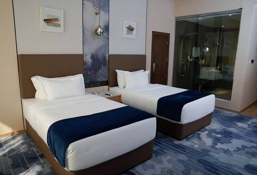 ホテル Best Western Plus Danat Almansak