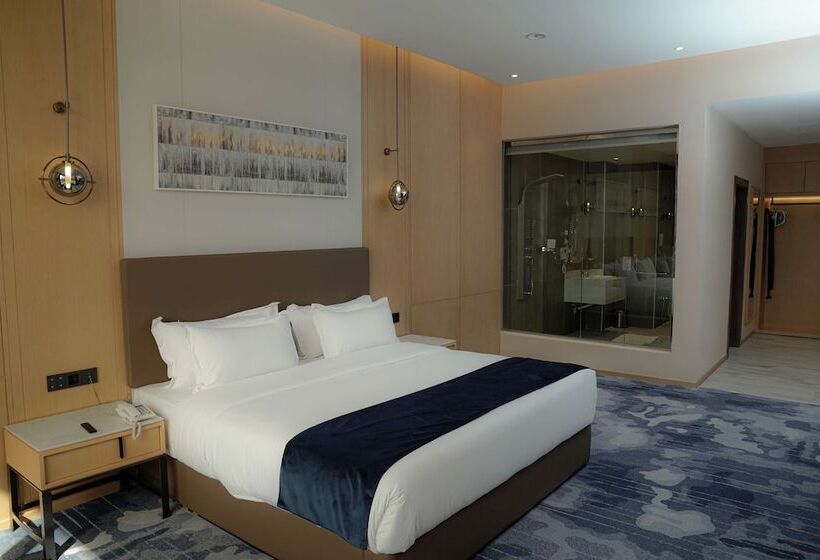 ホテル Best Western Plus Danat Almansak