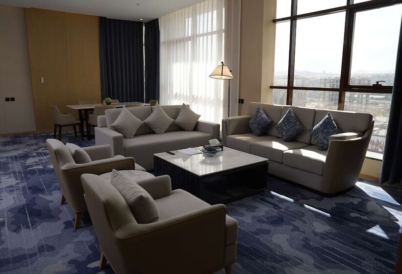 ホテル Best Western Plus Danat Almansak