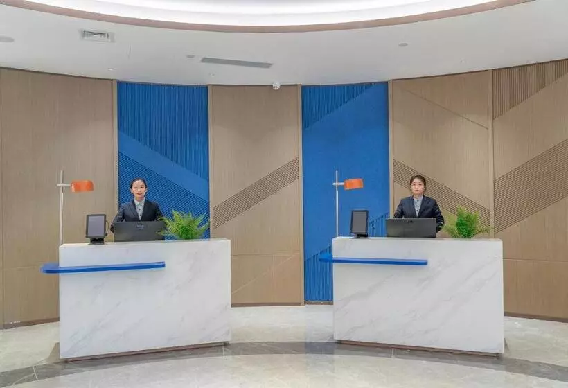 Hotelli Holiday Inn Express Dandong City Center, An Ihg