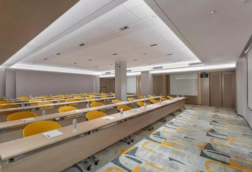 Hotelli Holiday Inn Express Dandong City Center, An Ihg