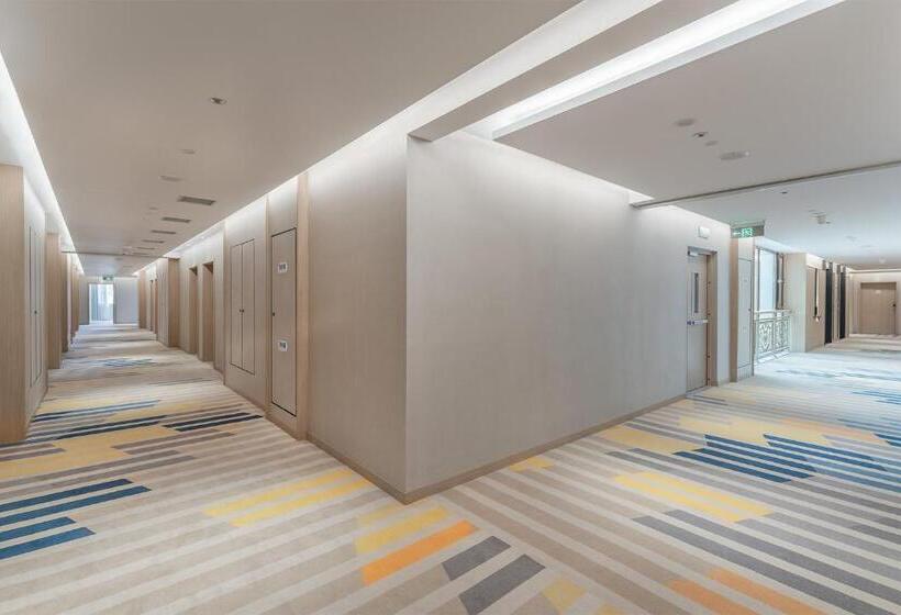 호텔 Holiday Inn Express Dandong City Center, An Ihg