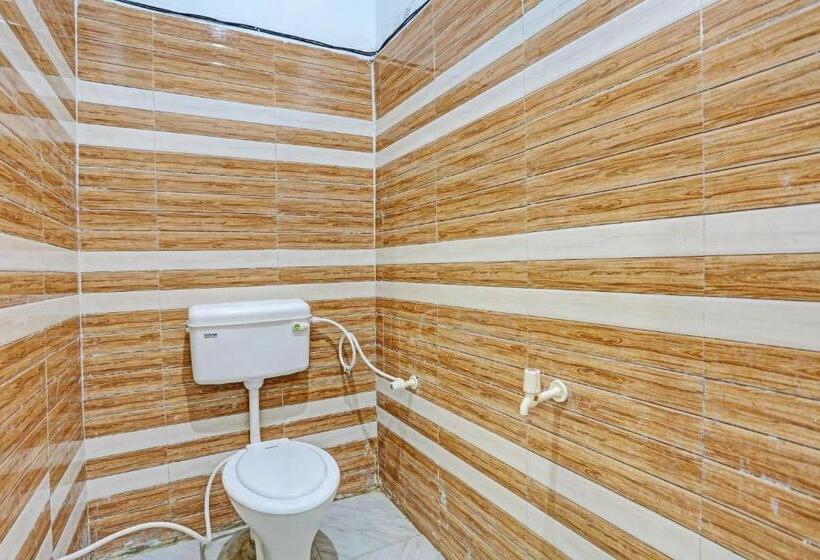 בית מלון כפרי Oyo Ajay Guest House