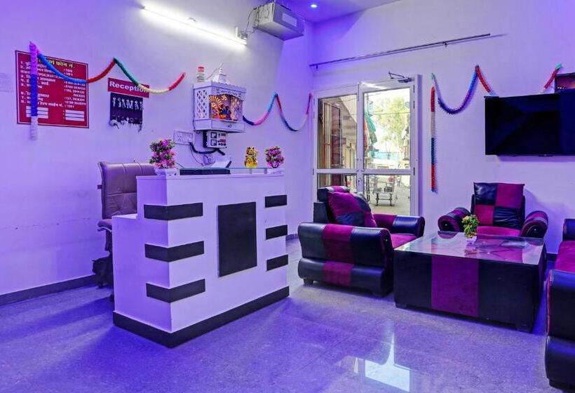 בית מלון כפרי Oyo Ajay Guest House