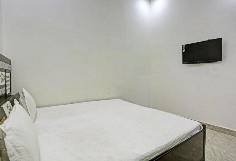 בית מלון כפרי Oyo Ajay Guest House