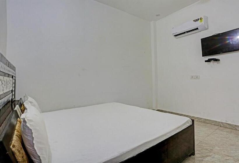 בית מלון כפרי Oyo Ajay Guest House