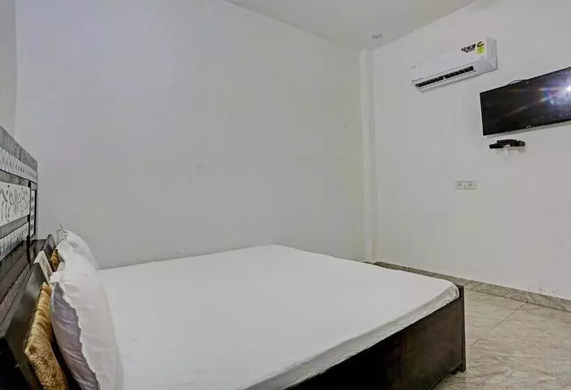 ホテル Oyo Ajay Guest House