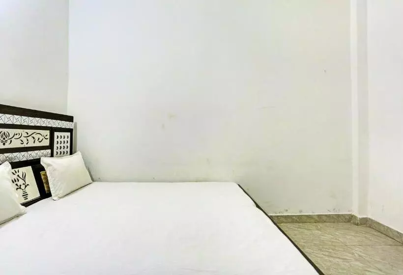 ホテル Oyo Ajay Guest House