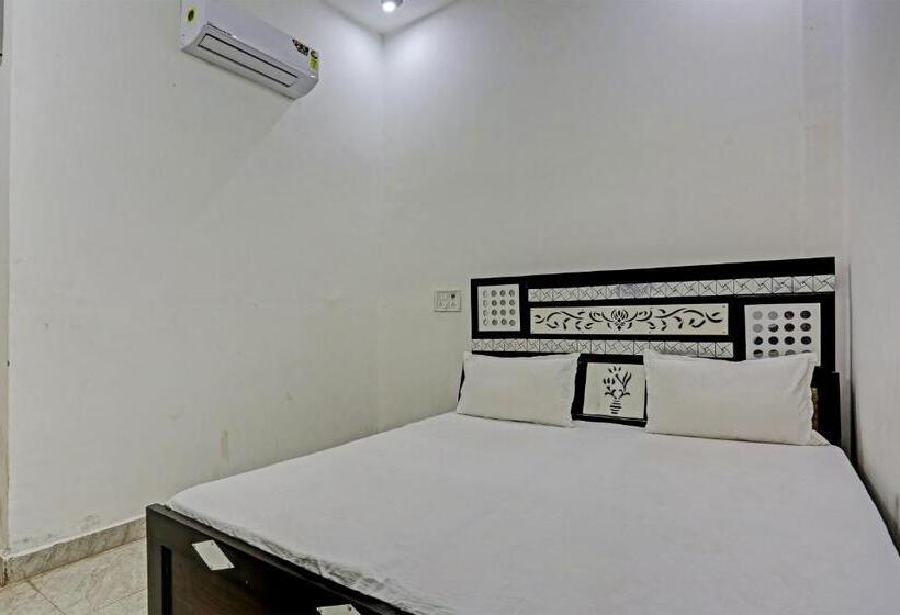 בית מלון כפרי Oyo Ajay Guest House