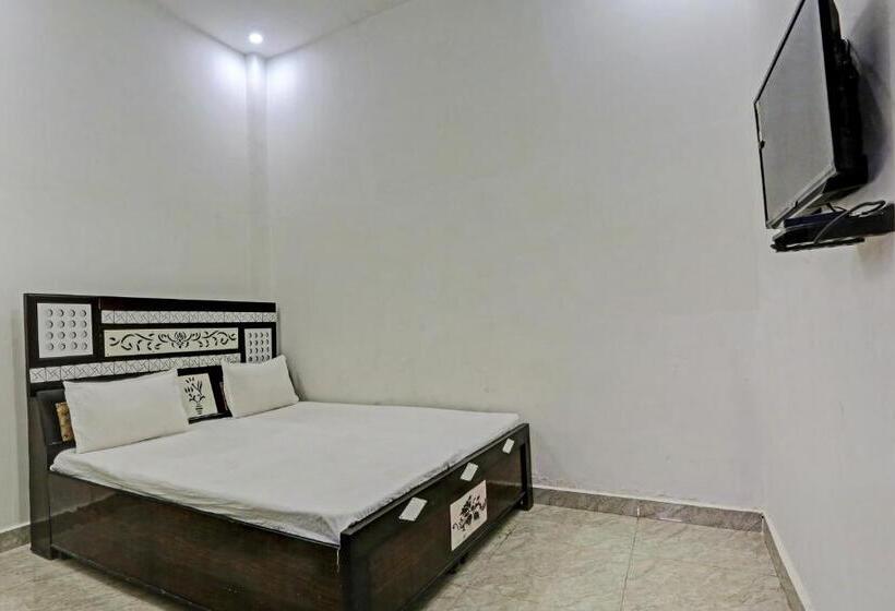 בית מלון כפרי Oyo Ajay Guest House