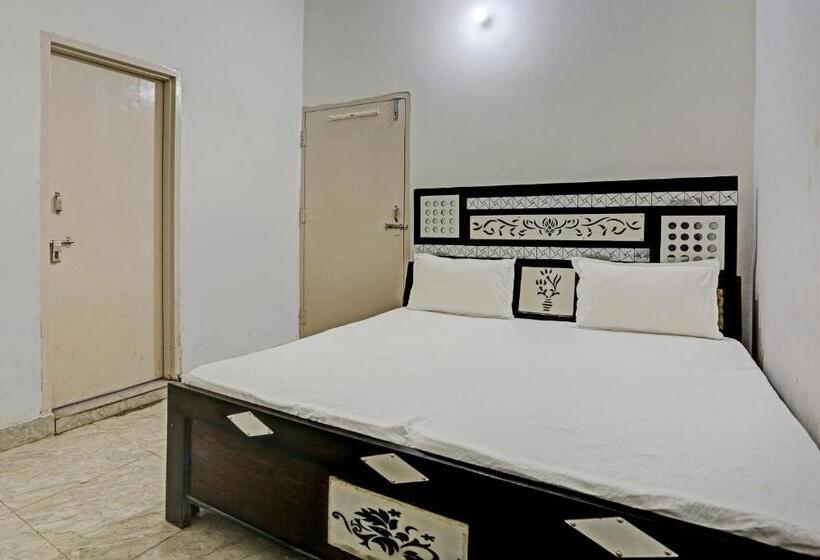 בית מלון כפרי Oyo Ajay Guest House