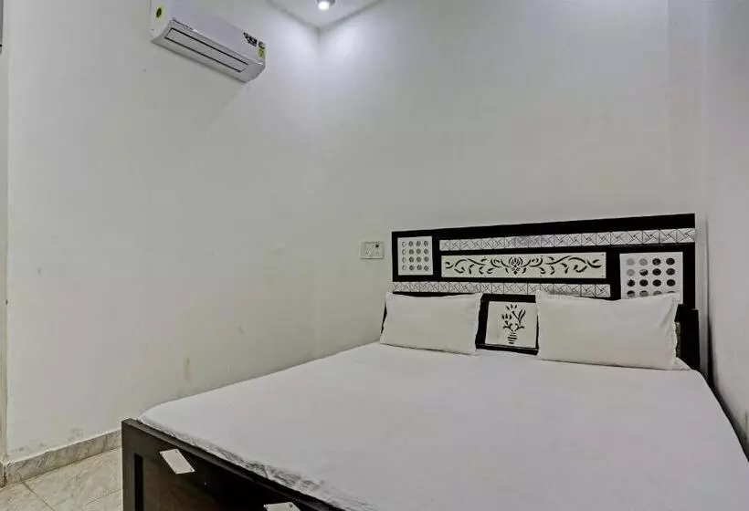 ホテル Oyo Ajay Guest House