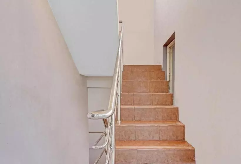 ホテル Oyo Flagship Bgs Guest House