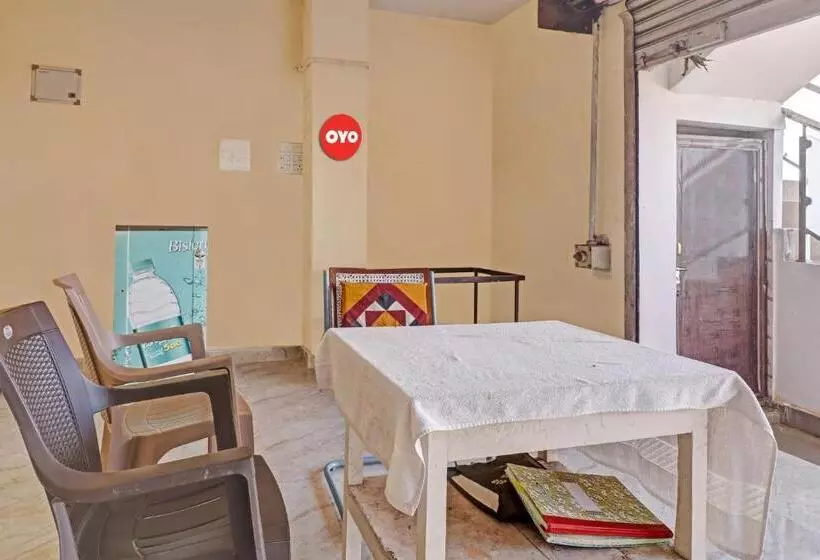 ホテル Oyo Flagship Bgs Guest House