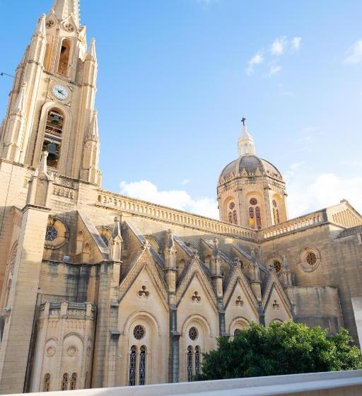 هتل The White Knight Premium Boutique