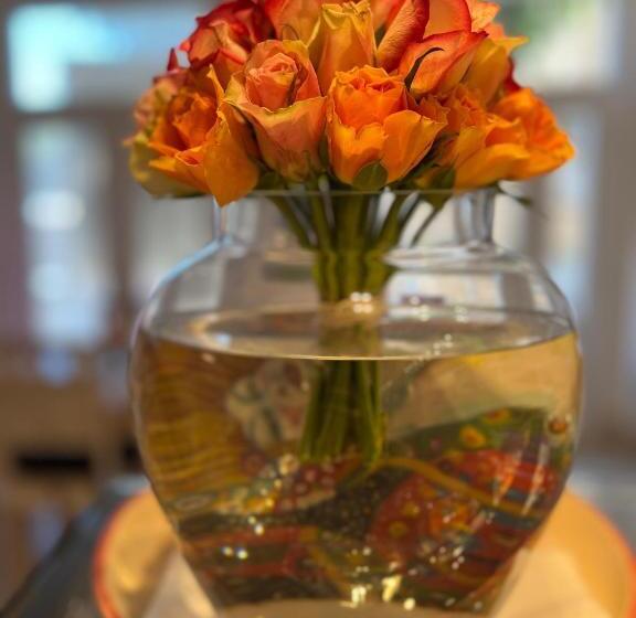 هتل The White Knight Premium Boutique