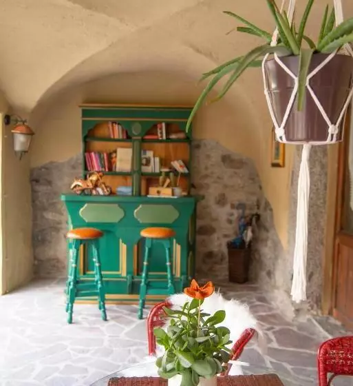 Majatalo La Curt Guest House