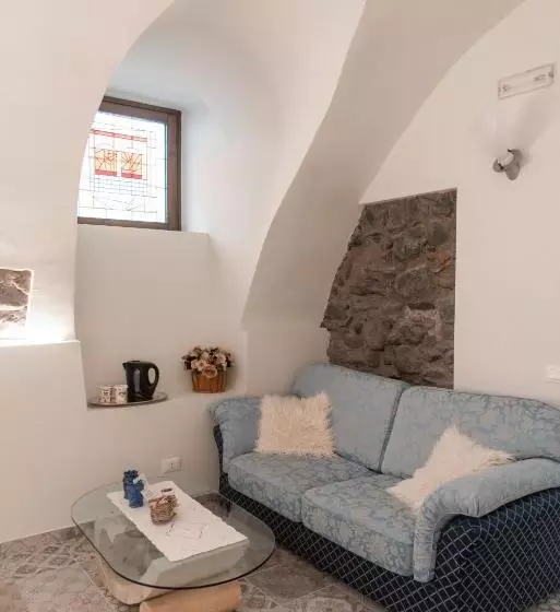 Majatalo La Curt Guest House