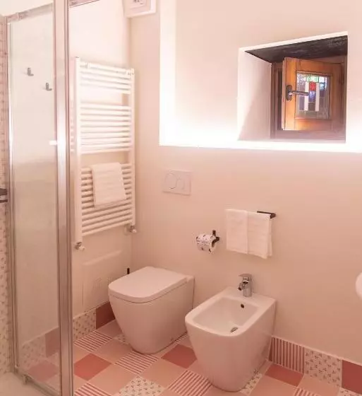 Majatalo La Curt Guest House