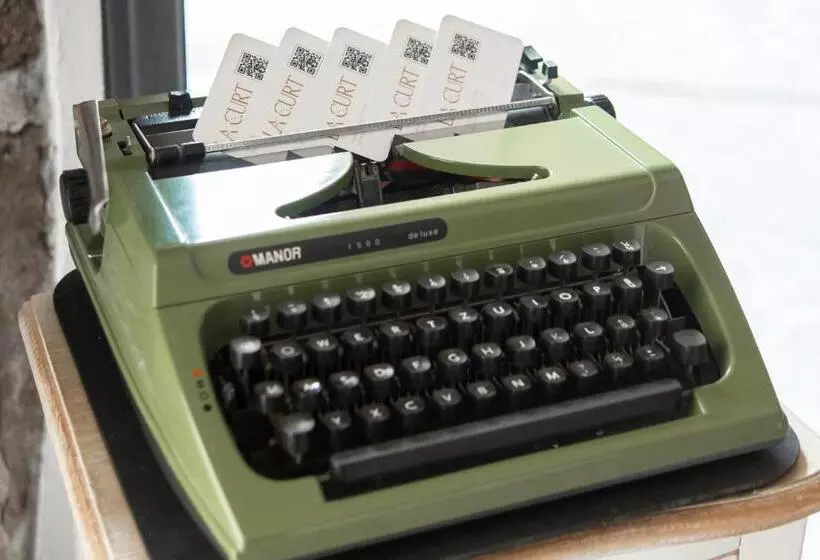 Majatalo La Curt Guest House