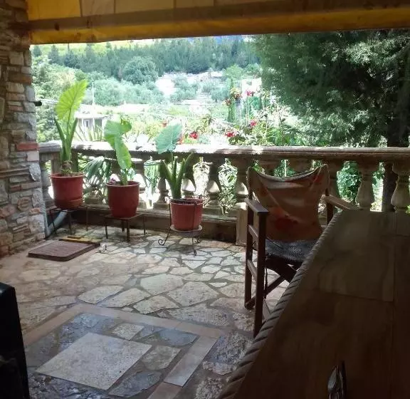 پانسیون Shtepia E Llambros