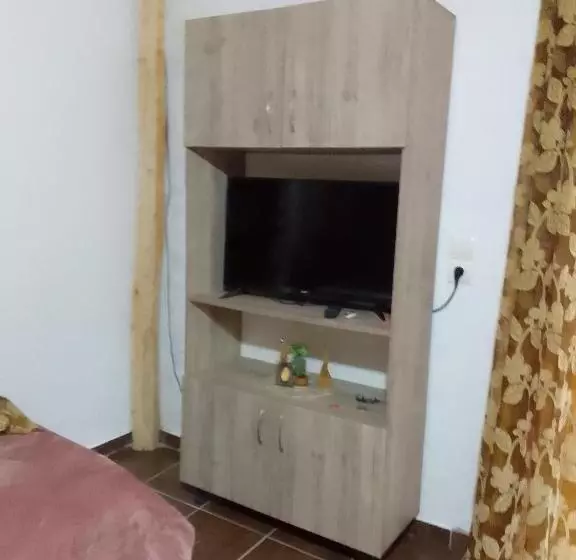 پانسیون Shtepia E Llambros