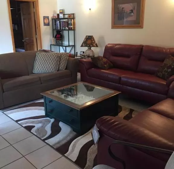 ペンション Valemount Mountain Retreat Guesthouse