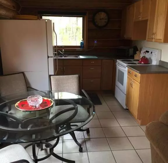 ペンション Valemount Mountain Retreat Guesthouse