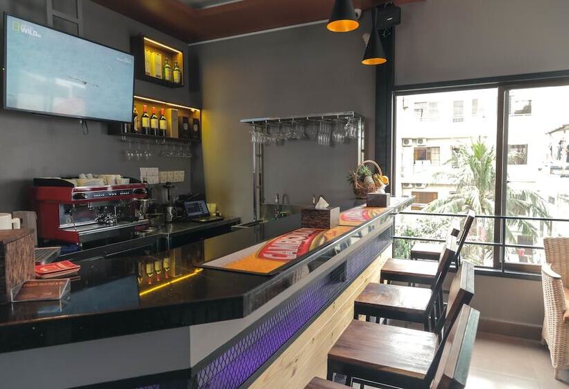 Feliz Hostel Cafe & Bar