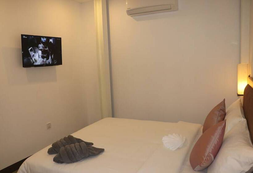 Feliz Hostel Cafe & Bar