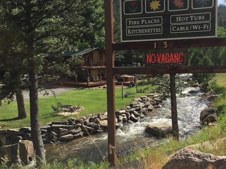 فندق 4 Seasons Inn On Fall River